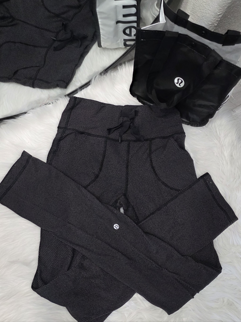 Lululemon High-Waist Performance Leggings - Black/Gray Size 6 Tall